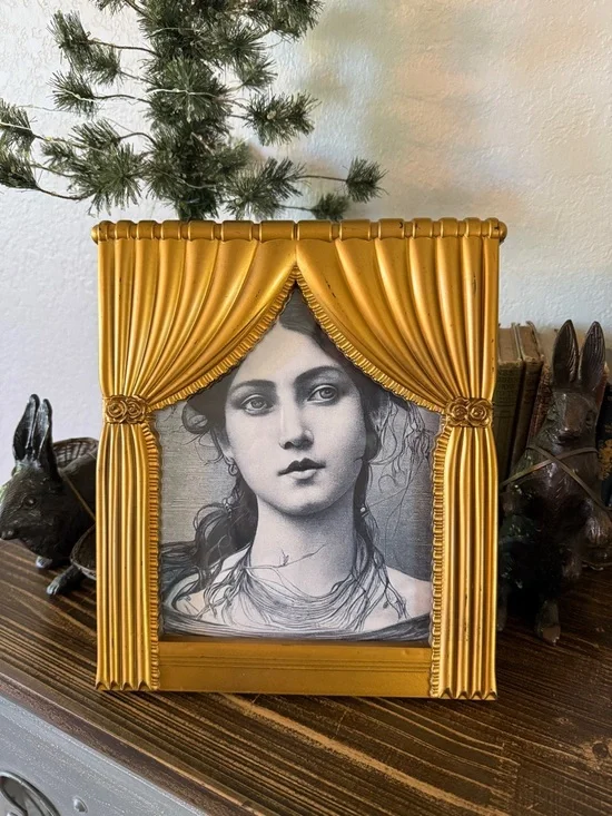 Vintage Gold Curtain-Style Decorative Picture Frame 8 X 10 - Picture 11 of 13